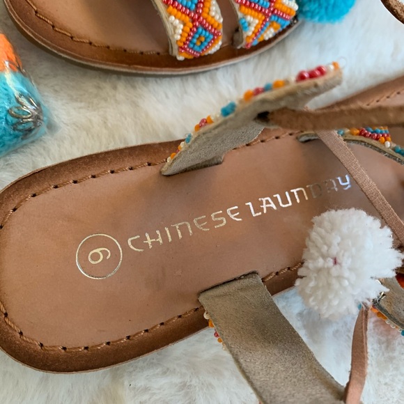 NEW Chinese Laundry Boho Sandals Gladiator wrap around Pom Pom tan Size 9 - Picture 3 of 4